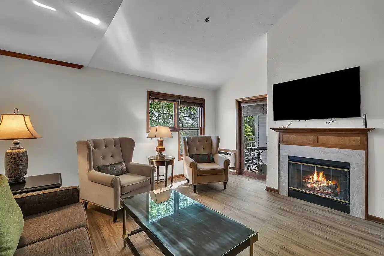 101-osthoff-avenue-avenue-455-elkhart-lake-wi-53020/hzid_524350de