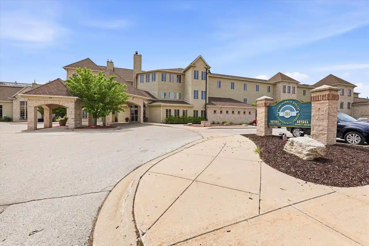 107-n-1st-avenue-avenue-unit-231-233-sturgeon-bay-wi-54235/hzid_92afda65