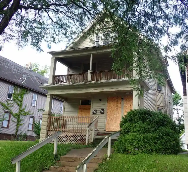 2119-n-40th-street-street-2121-milwaukee-wi-53208/hzid_d86ef66f