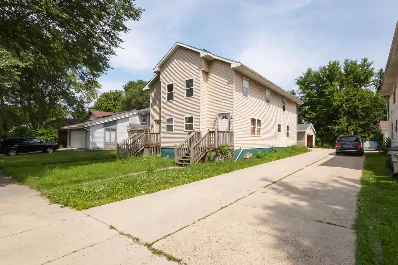 6824-w-mill-road-road-6826-milwaukee-wi-53218/hzid_134f2918