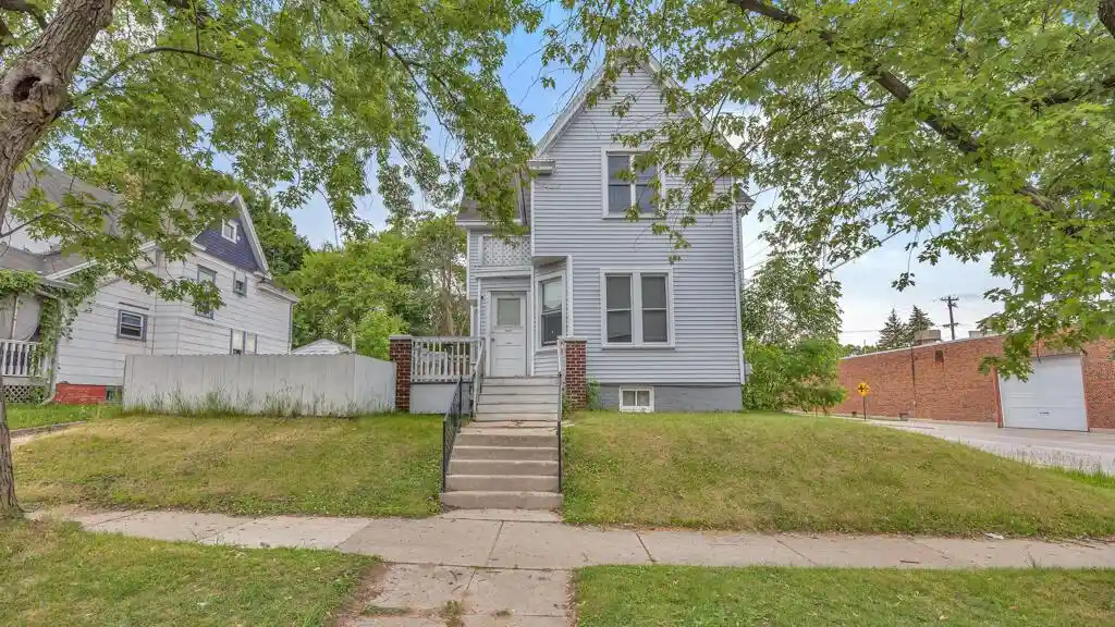 902-s-20th-street-street-902a-manitowoc-wi-54220/hzid_8a39325b