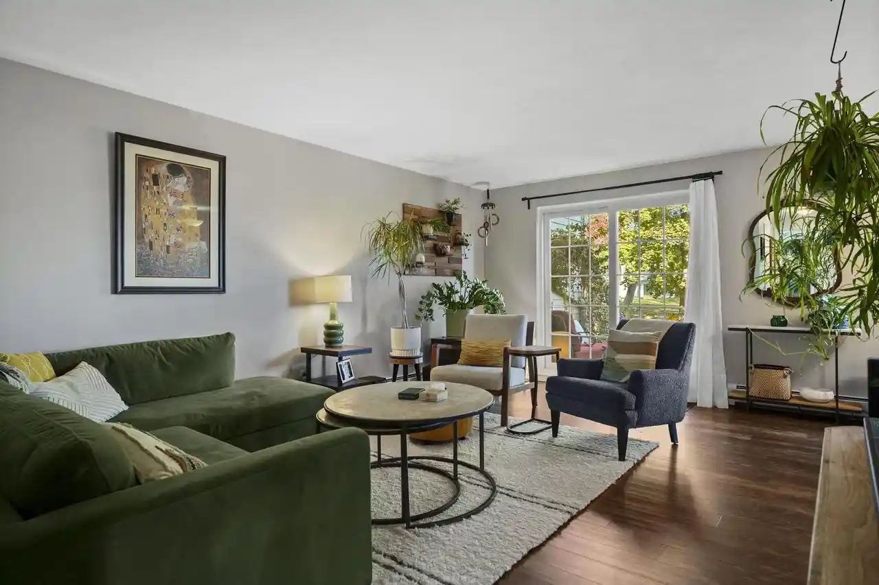 2126-allen-boulevard-boulevard-1-middleton-wi-53562/hzid_5c5e6d1a