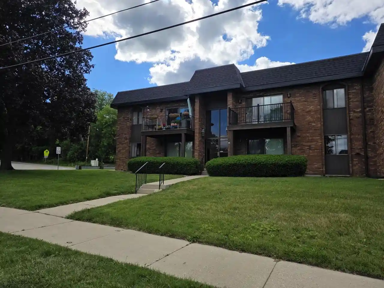 9330-w-forest-home-avenue-avenue-3-greenfield-wi-53228/hzid_04a3463c