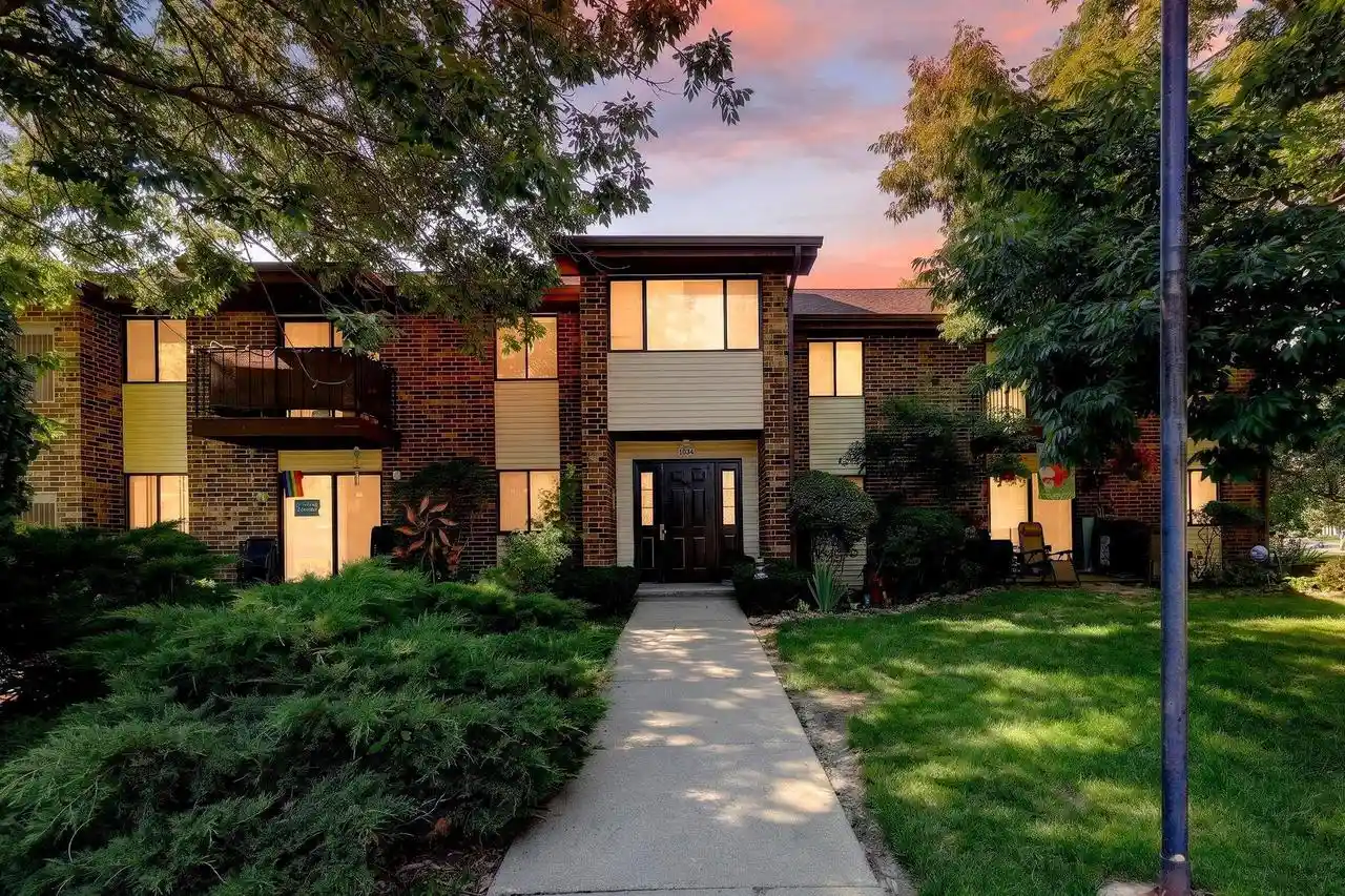 1034-s-sunnyvale-lane-lane-g-madison-wi-53713/hzid_6b98d9e3