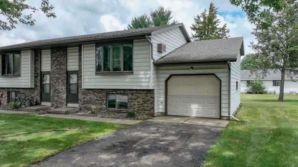 816-818-dorbe-street-street-1-2-eau-claire-wi-54701/hzid_e042bc85