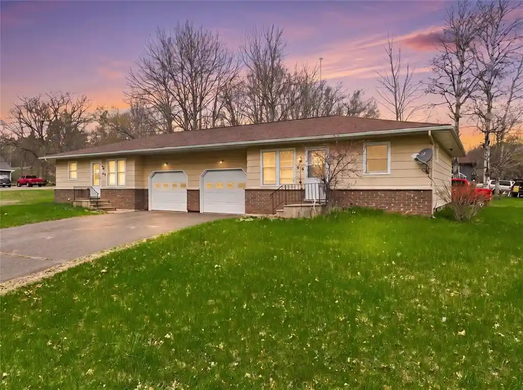 916-918-michigan-street-street-1-2-spooner-wi-54801/hzid_1ba75239