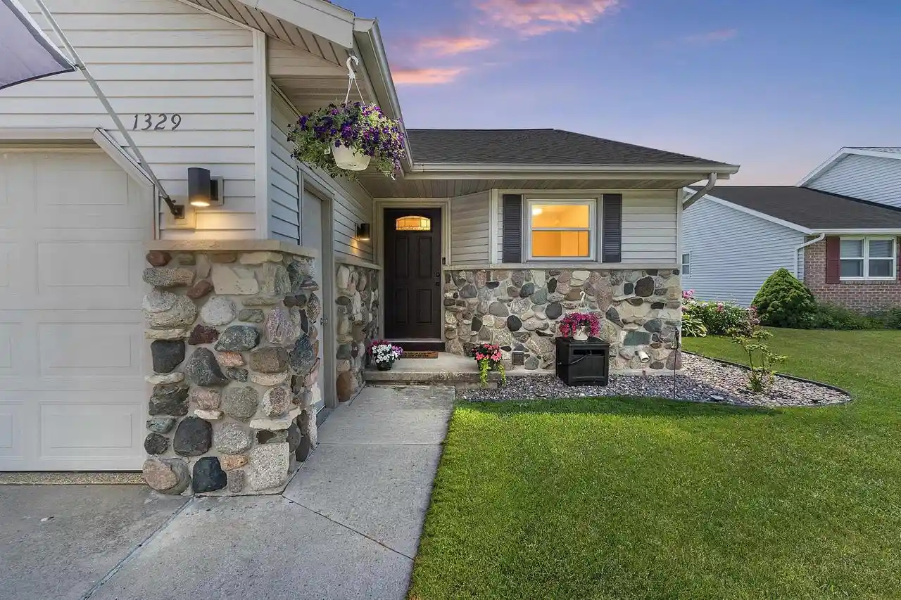 1329-s-franco-court-court-2-de-pere-wi-54115/hzid_ad074742