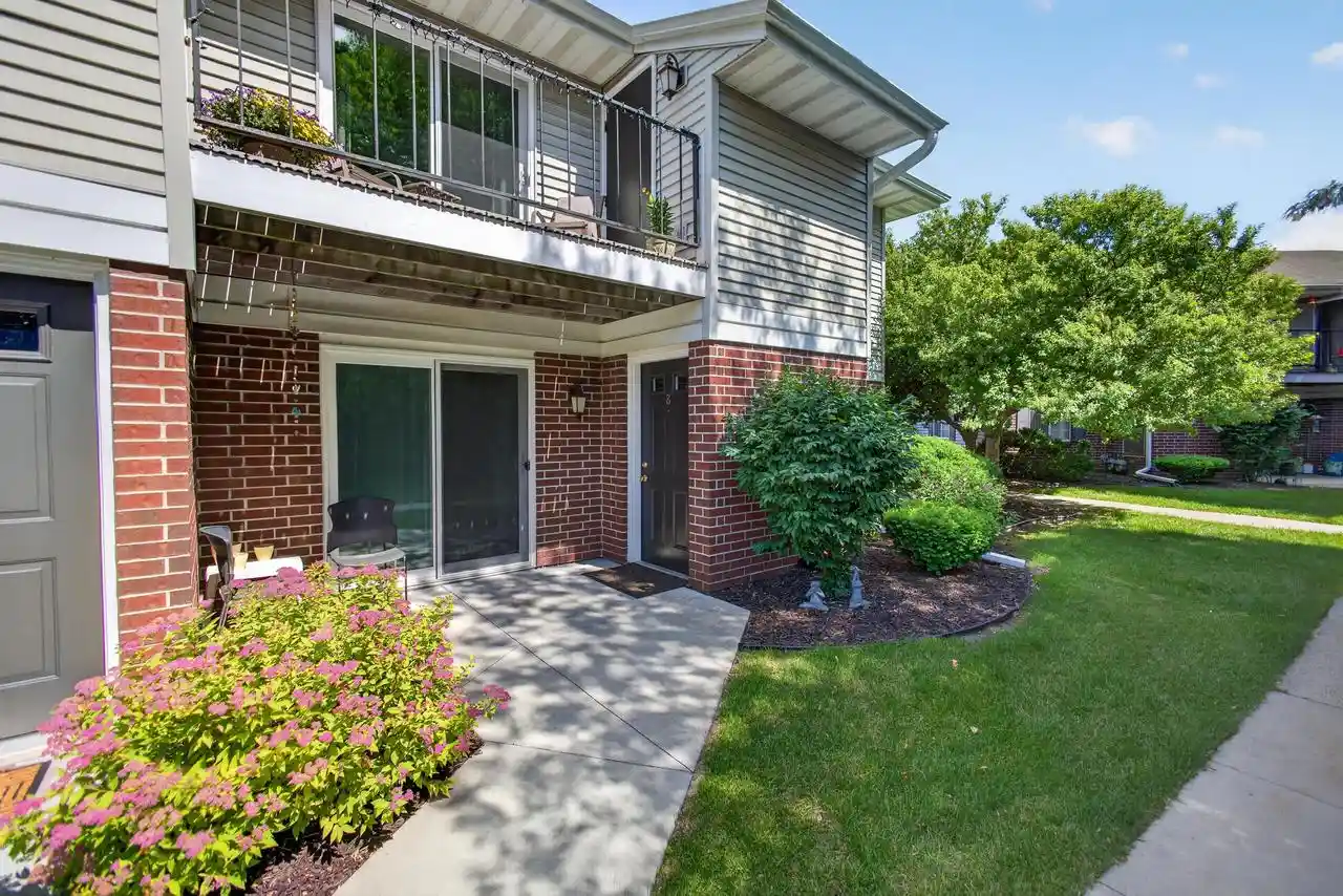 n168n11065-ashbury-circle-circle-8-germantown-wi-53022/hzid_e034ea7b
