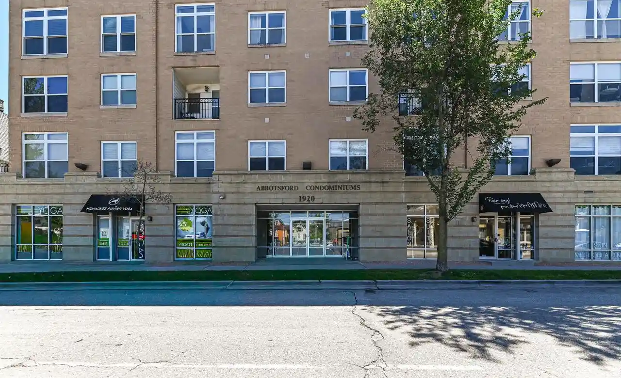 1920-n-farwell-avenue-avenue-404-milwaukee-wi-53202/hzid_1313c92d