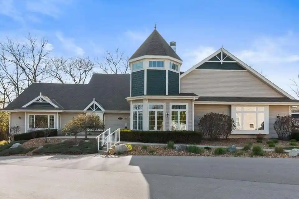 6195-walnut-lane-lane-66-cudahy-wi-53110/hzid_c985da73