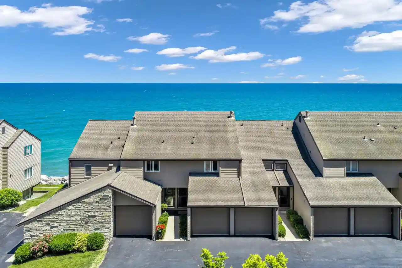 141-s-lakeshore-dr-dr-c6-racine-wi-53403/hzid_ac407815