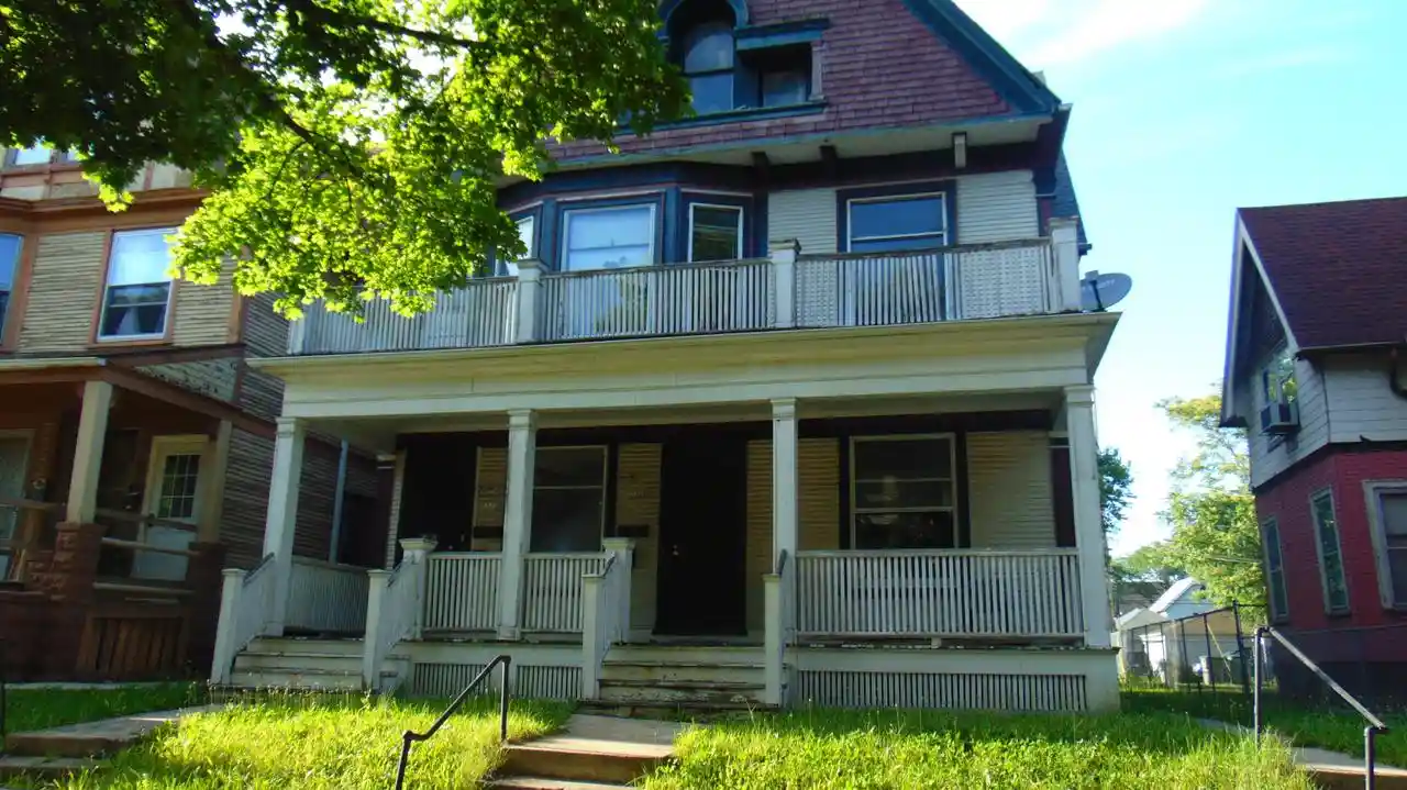 3320-w-saint-paul-avenue-w-avenue-w-3322-milwaukee-wi-53208/hzid_f19dd85c