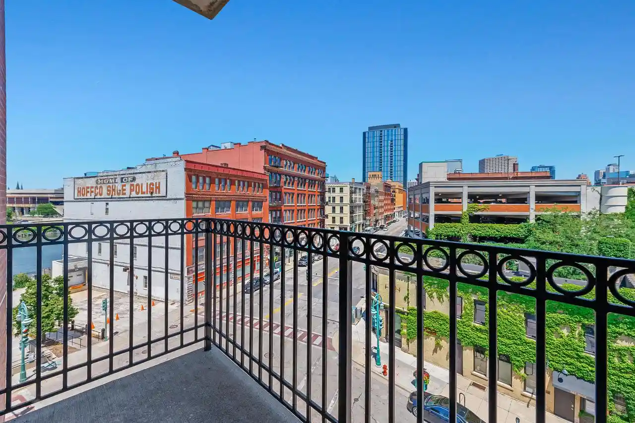 102-n-water-street-street-501-milwaukee-wi-53202/hzid_5af2a502