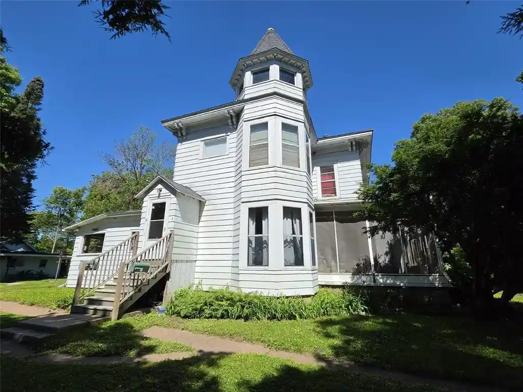940-bridge-street-street-1-4-chippewa-falls-wi-54729/hzid_accbc594