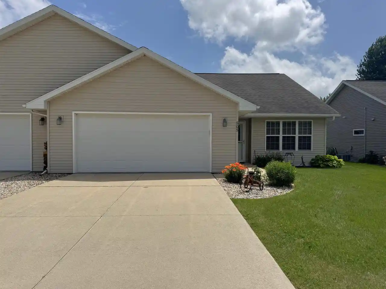 505-3rd-avenue-avenue-3-monroe-wi-53566/hzid_2f581189