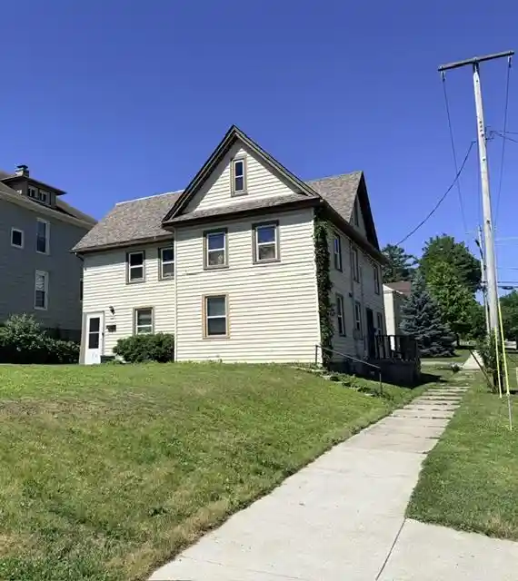 106-s-7th-avenue-avenue-709-hickory-west-bend-wi-53095/hzid_7f334ebf