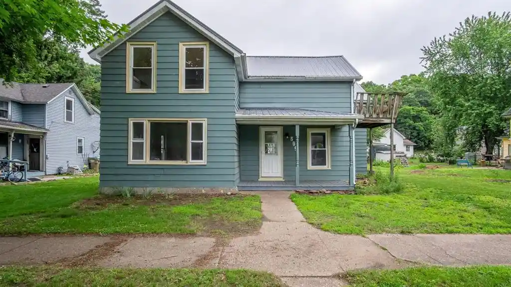 509-grove-street-street-1-2-chippewa-falls-wi-54729/hzid_b424be2c