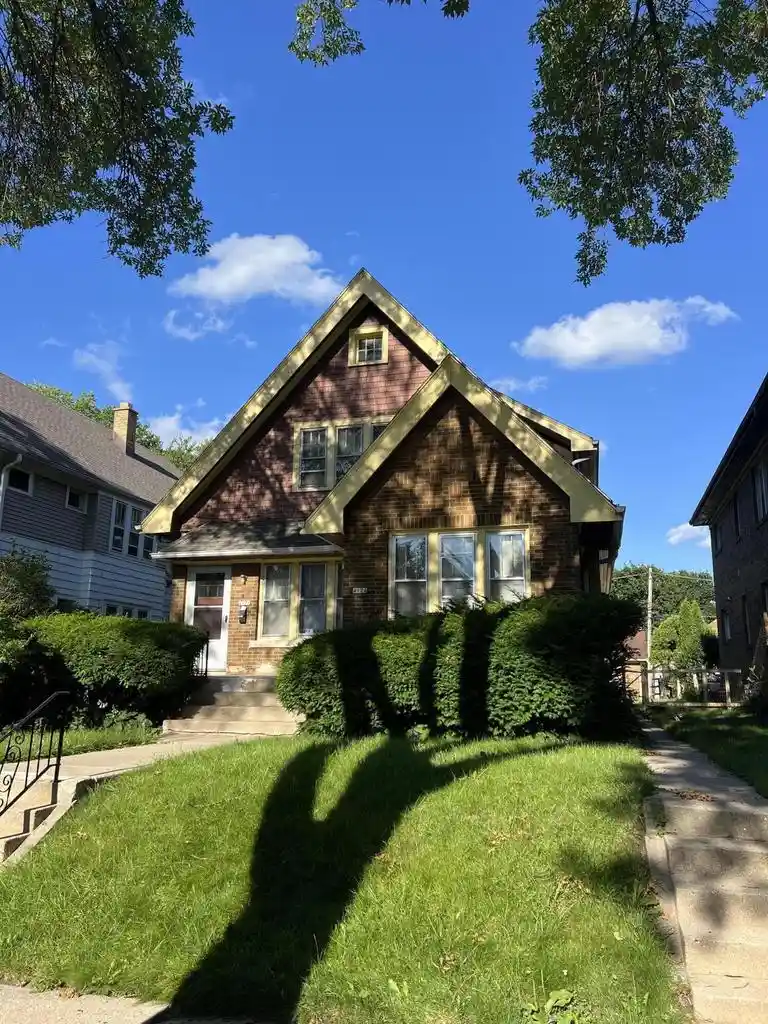4124-4126-n-24th-pl-pl-milwaukee-wi-53209/hzid_885aaccf