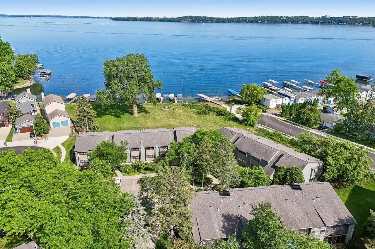 2809-century-harbor-road-road-middleton-wi-53562/hzid_d1824931