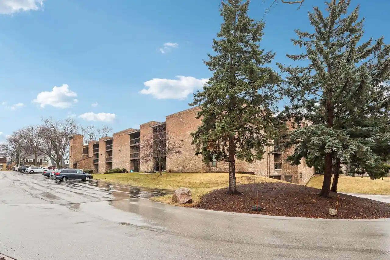 3759-n-88th-street-street-106-milwaukee-wi-53222/hzid_f757e5fd