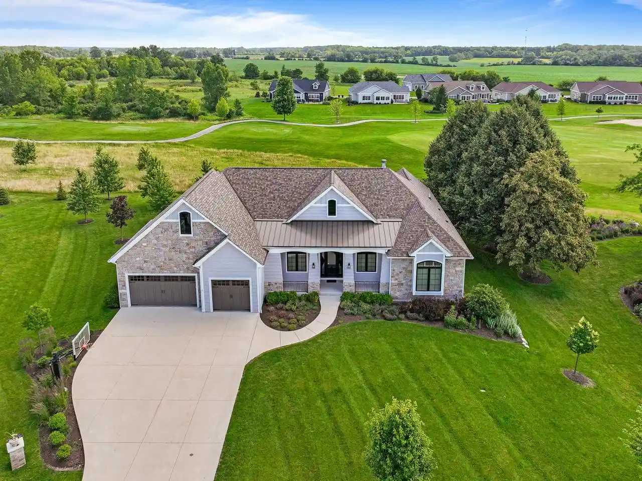 1610-fairway-court-court-16-17-lake-geneva-wi-53147/hzid_7ef146f2