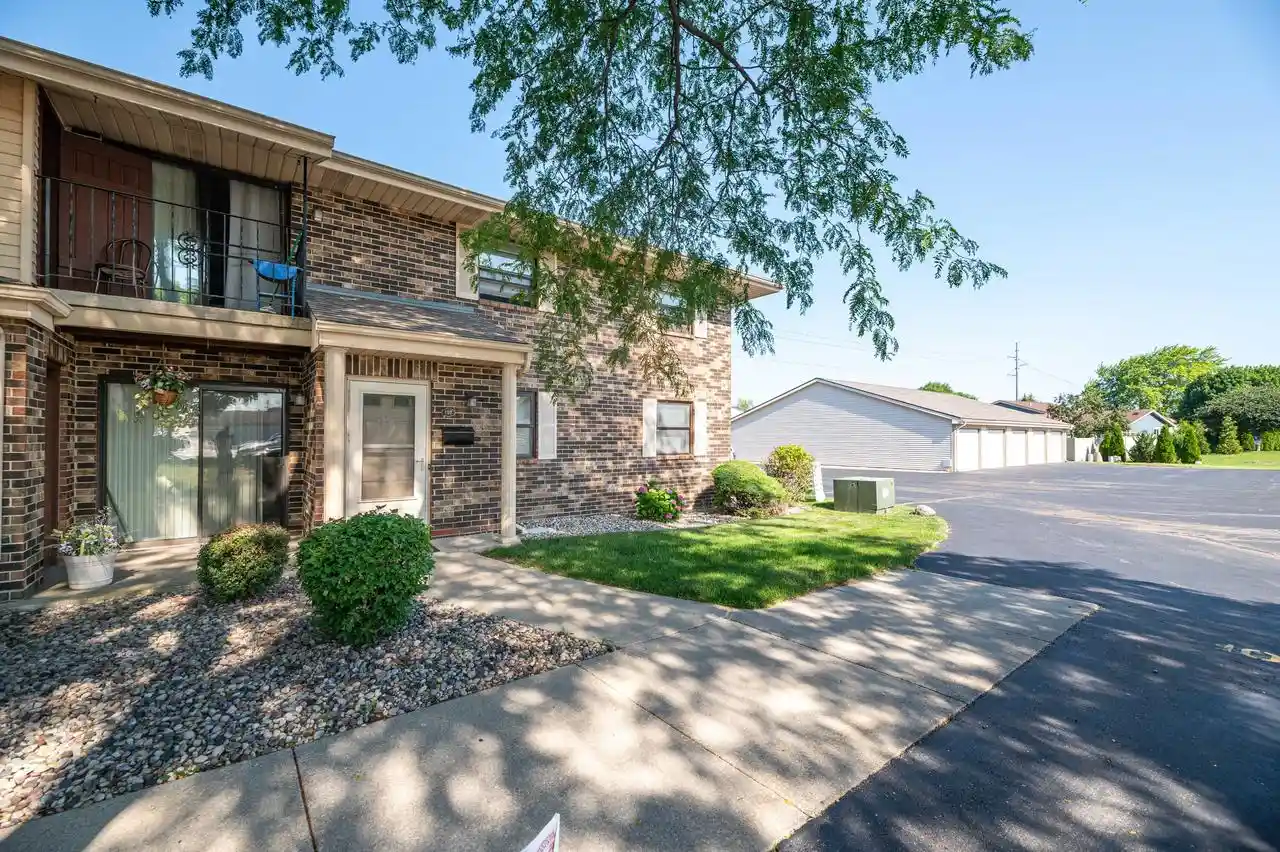 6840-mariner-dr-dr-102-mount-pleasant-wi-53406/hzid_fa467ff3