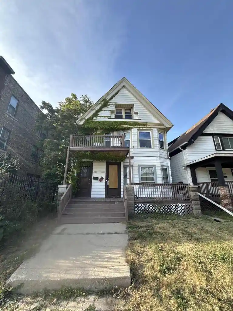 4522-w-lloyd-street-street-4524-milwaukee-wi-53208/hzid_548c02b1