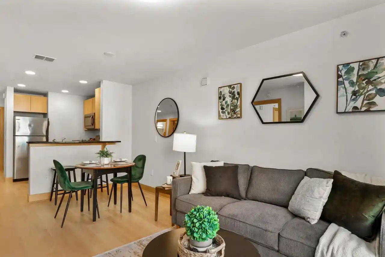 333-w-mifflin-street-street-2090-madison-wi-53703/hzid_8d252779