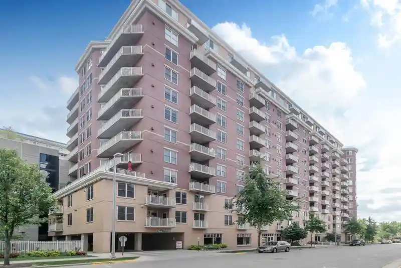 333-w-mifflin-street-street-5060-madison-wi-53703/hzid_3654717f