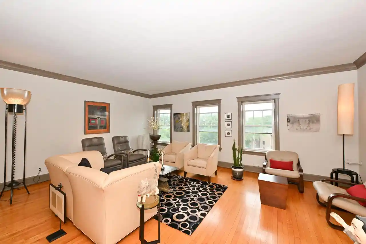 2230-e-bradford-avenue-avenue-h-milwaukee-wi-53211/hzid_54832446