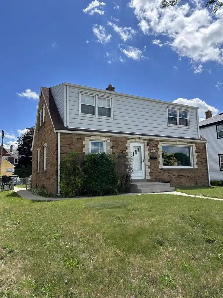 5507-5509-w-oklahoma-avenue-avenue-milwaukee-wi-53219/hzid_a64e1785