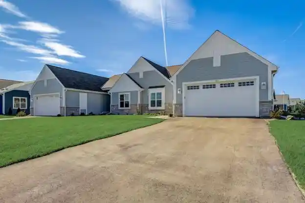 1356-prairie-creek-circle-circle-26c-oconomowoc-wi-53066/hzid_adf12839
