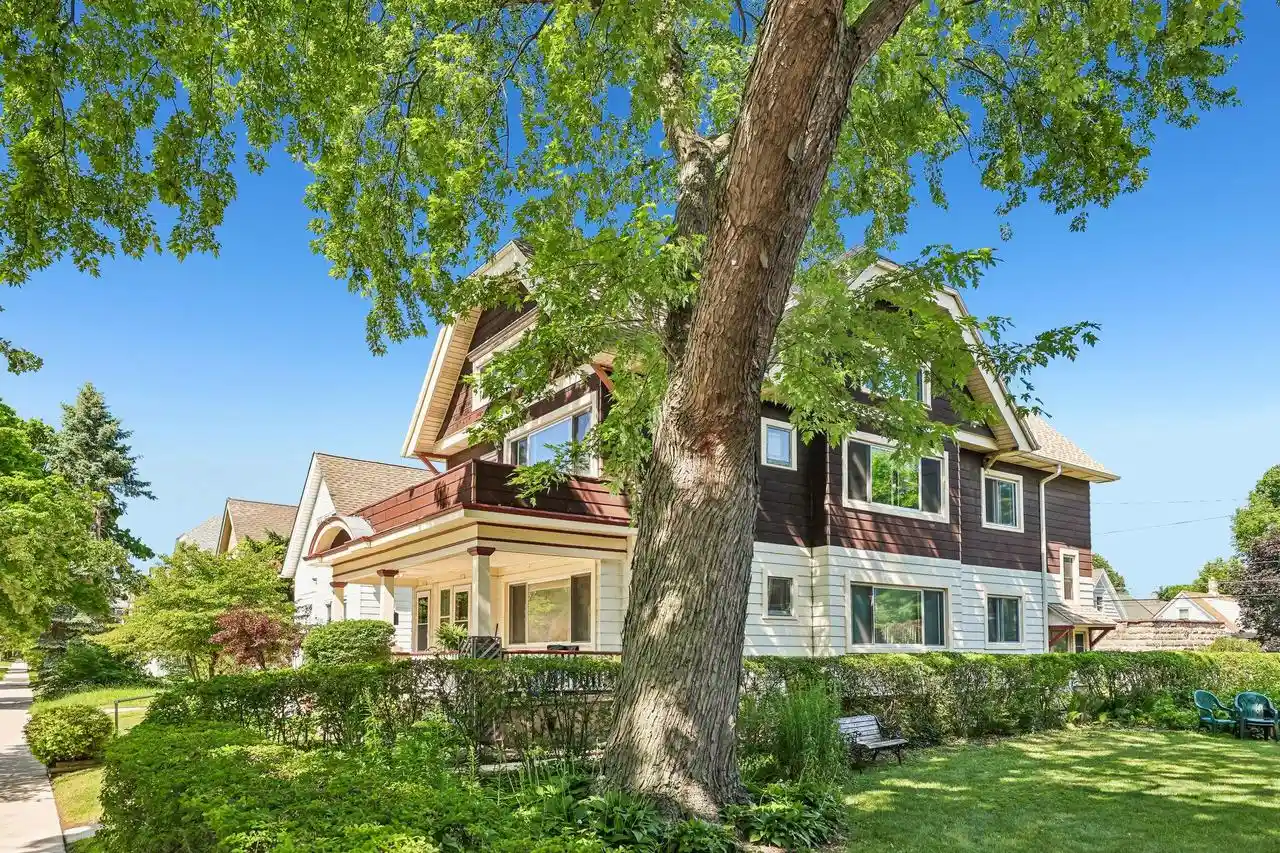 2532-n-humboldt-boulevard-boulevard-2534-milwaukee-wi-53212/hzid_73c1e2fa