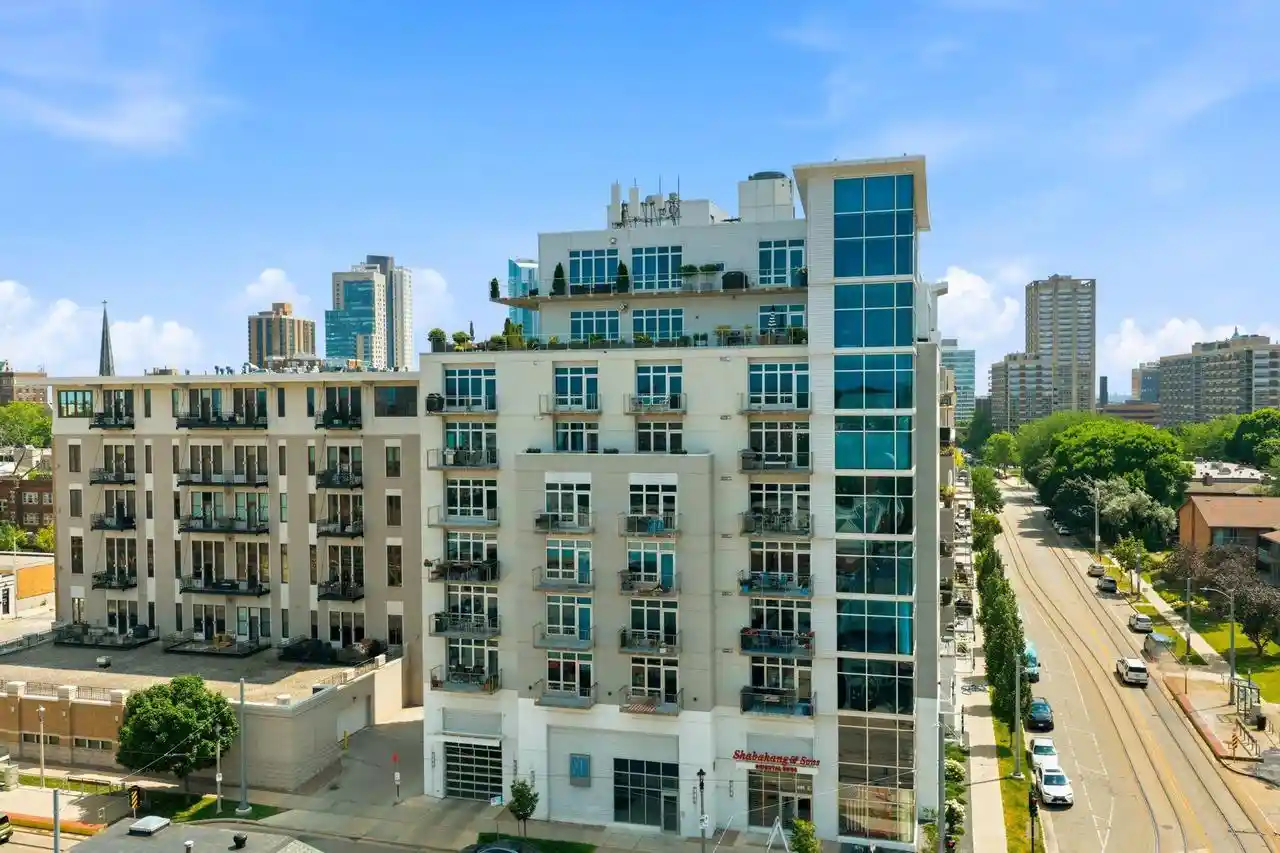 601-e-ogden-avenue-avenue-504-milwaukee-wi-53202/hzid_eafff00c