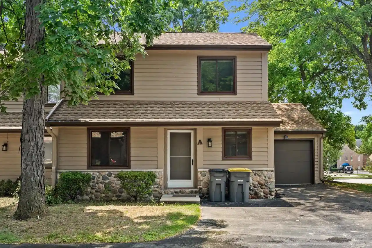 1335-hickory-dr-dr-a-waukesha-wi-53186/hzid_1a1c3f15