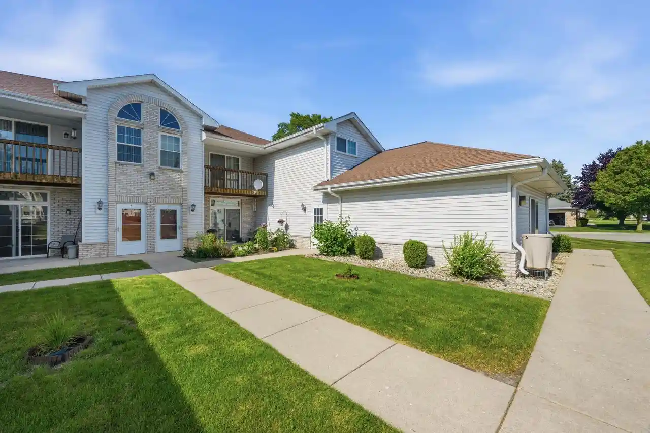 6501-s-creekside-dr-dr-7-cudahy-wi-53110/hzid_25e2e7e3