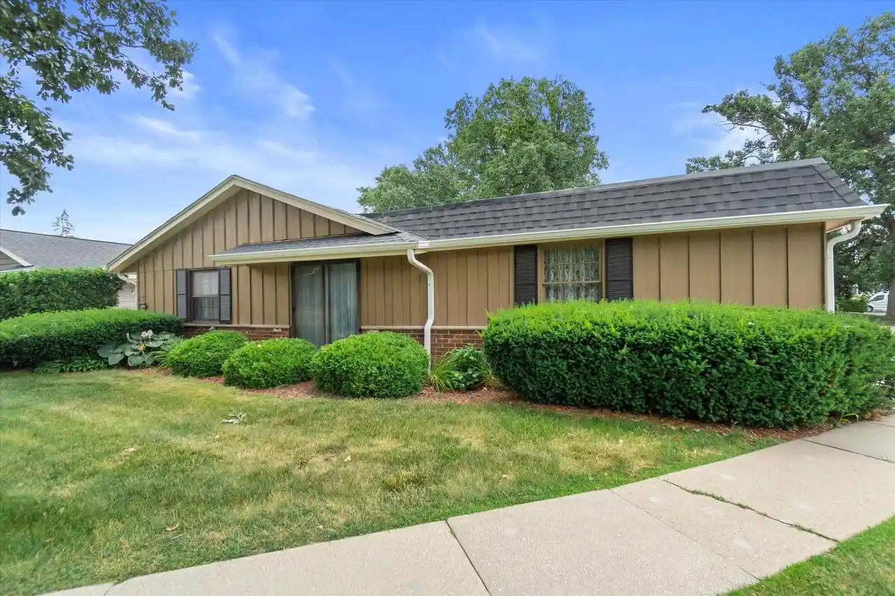 5228-woodbridge-lane-s-lane-s-5228-milwaukee-wi-53221/hzid_29a2ee33