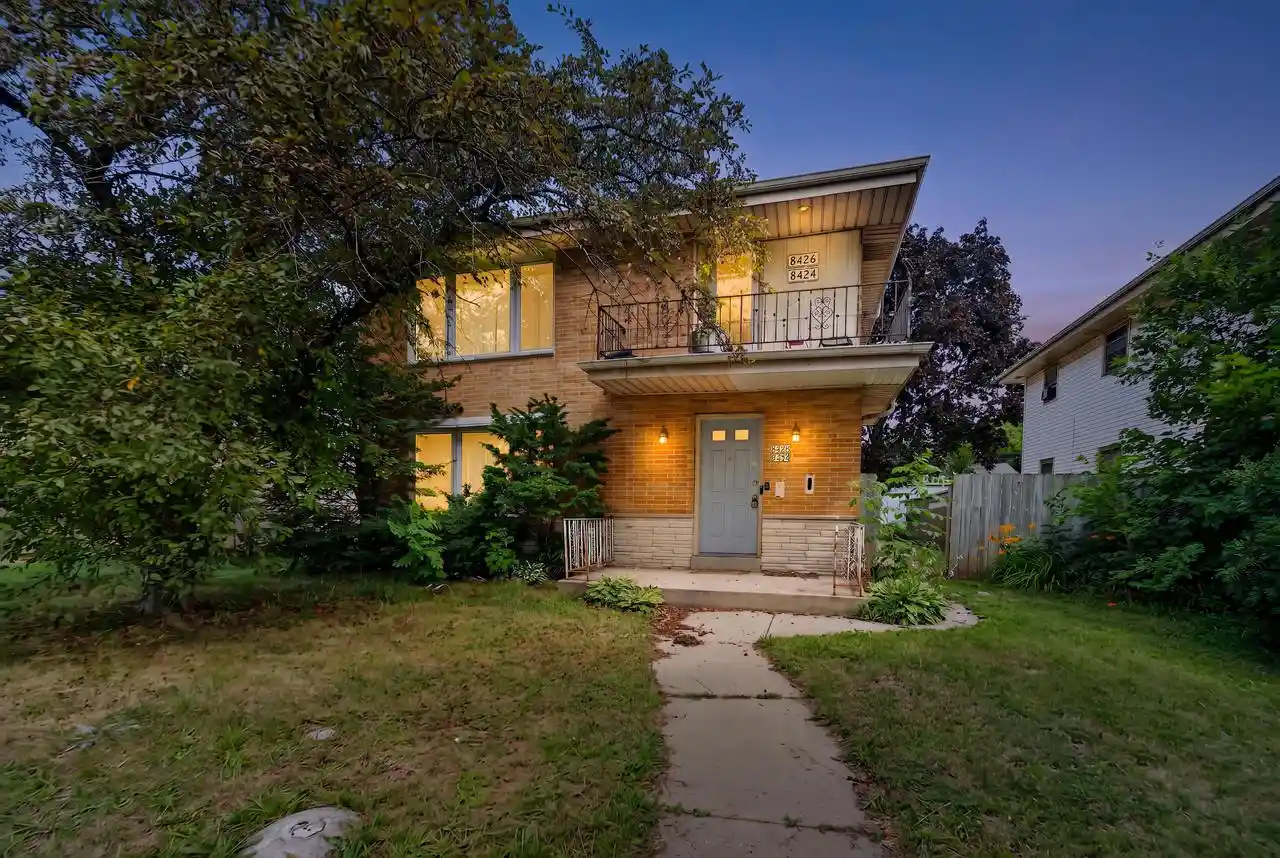 8624-w-hampton-avenue-avenue-8626-milwaukee-wi-53225/hzid_ba3f069b