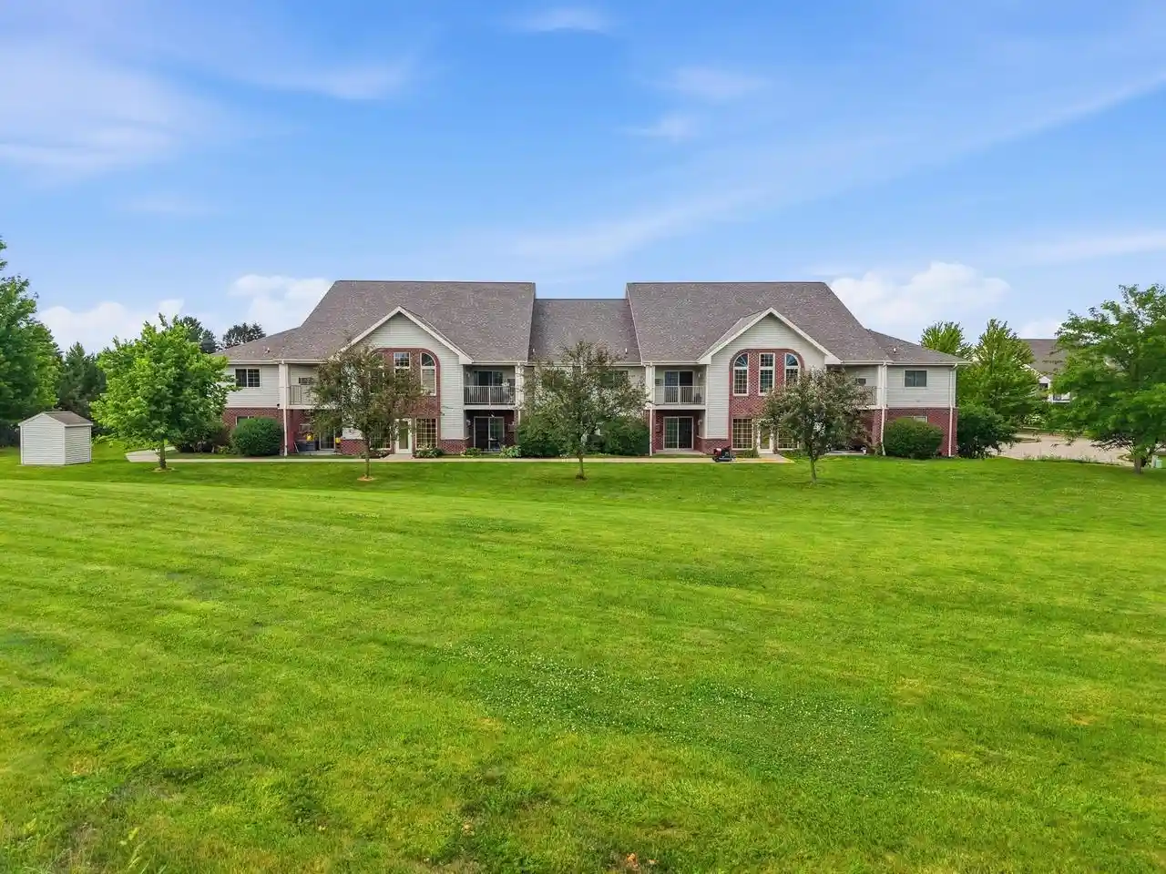 w1062-marietta-avenue-avenue-302-ixonia-wi-53036/hzid_118077f7
