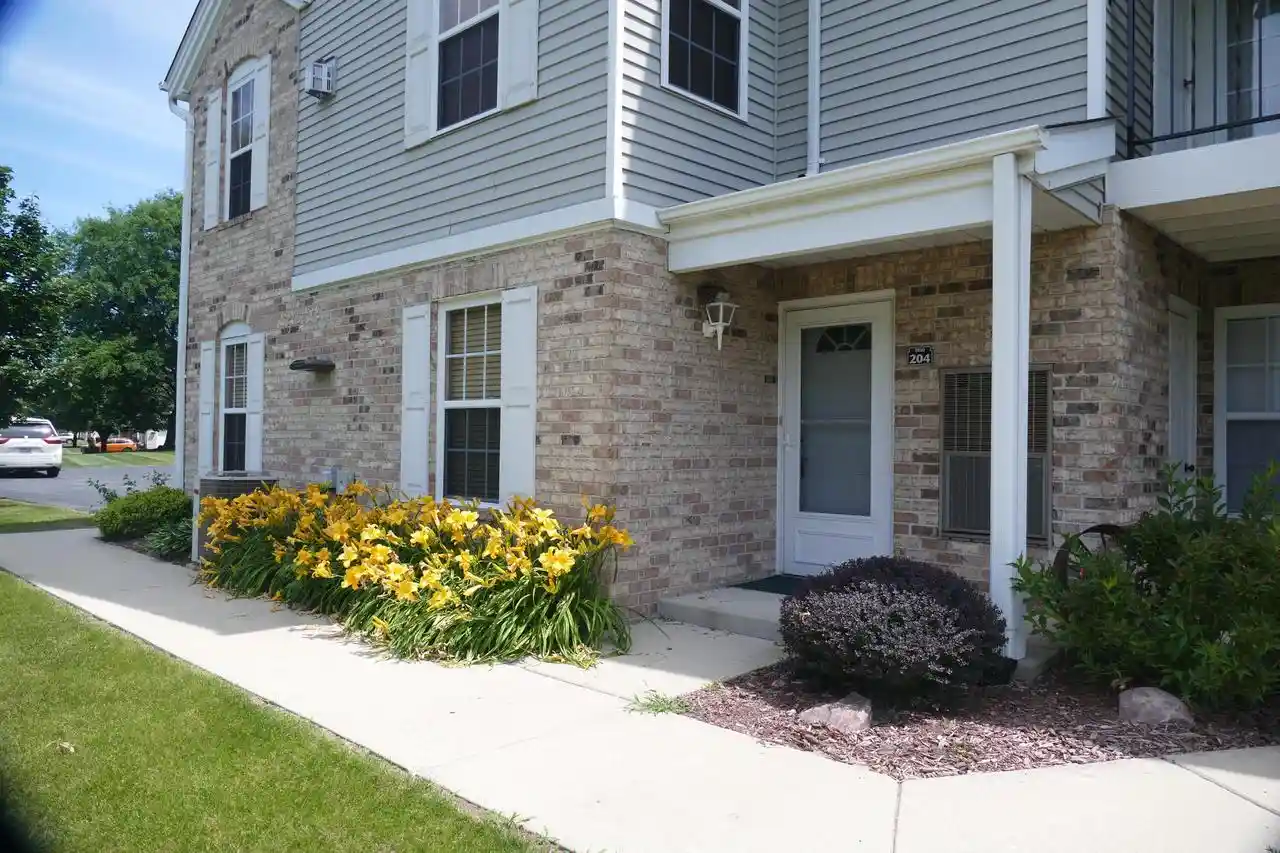 1030-n-sunnyslope-dr-dr-204-mount-pleasant-wi-53406/hzid_c023dee4