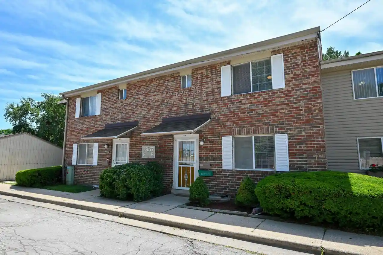 7857-n-60th-street-street-e-milwaukee-wi-53223/hzid_475456f4