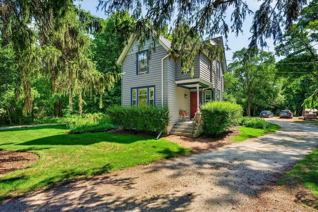 10612-n-cedarburg-road-road-10614-mequon-wi-53092/hzid_56535c72