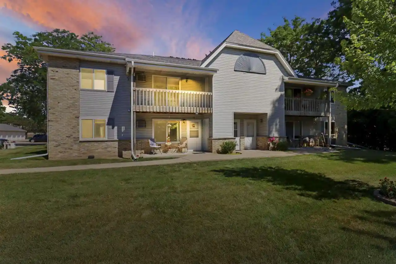 26602-lilac-lane-lane-16-waterford-wi-53185/hzid_4947e568