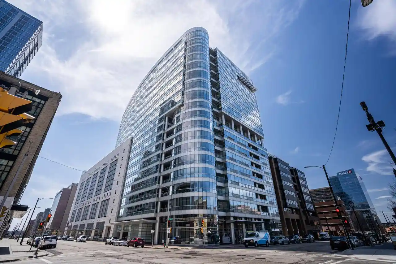 545-e-wells-street-street-303-milwaukee-wi-53202/hzid_ce240000