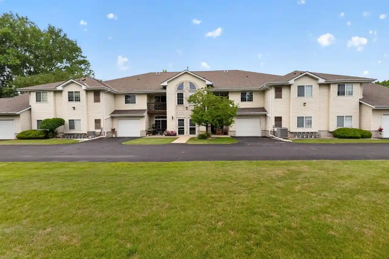 6115-s-creekside-dr-dr-3-cudahy-wi-53110/hzid_d60c2e84