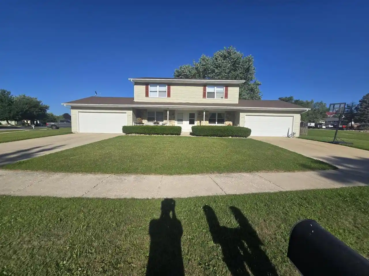 1547-1543-briarwood-lane-lane-hartford-wi-53027/hzid_aec69452