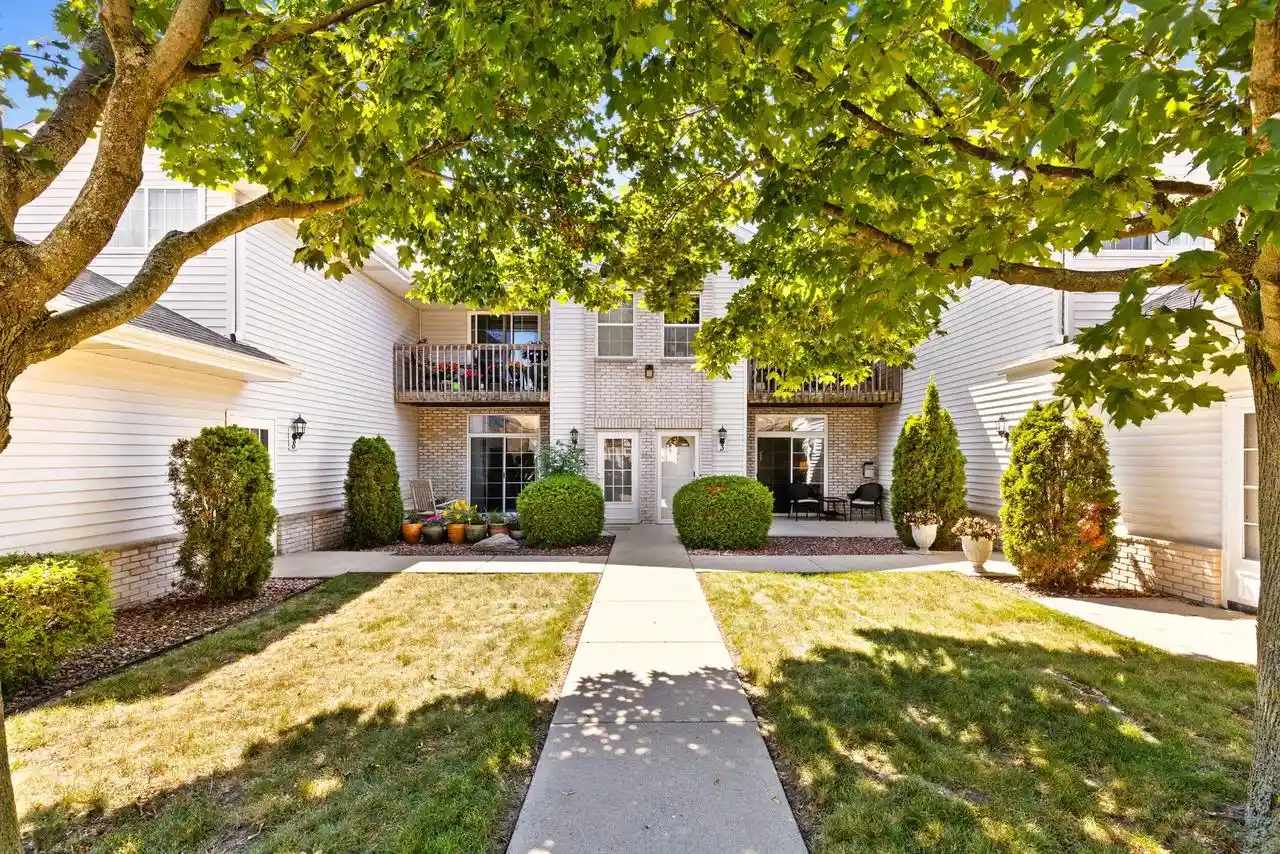 6200-s-creekside-dr-dr-4-cudahy-wi-53110/hzid_0bf7fd96