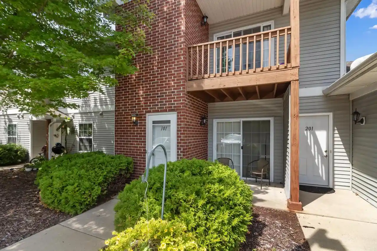 210-e-remer-road-road-101-elkhorn-wi-53121/hzid_8ed2069d