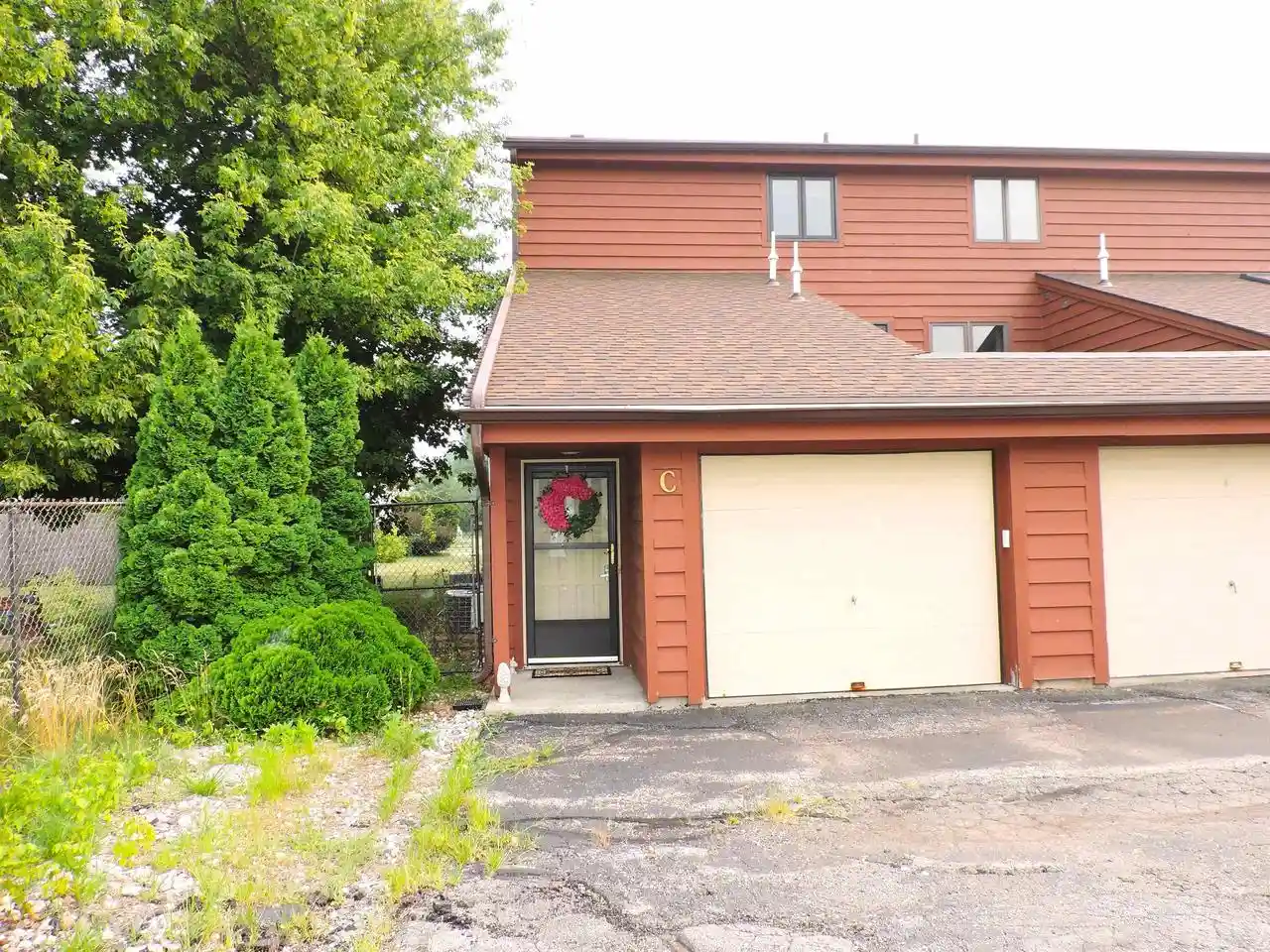 2206-meadowbrook-court-court-c-oshkosh-wi-54904/hzid_9bb1f67e
