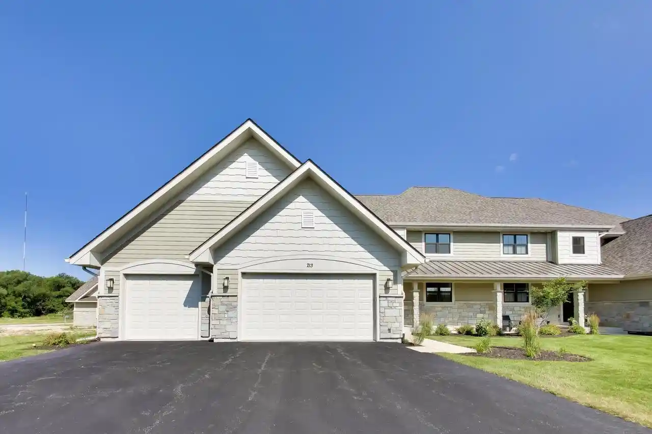 713-greenview-cir-lake-geneva-wi-53147/hzid_6e627d9e